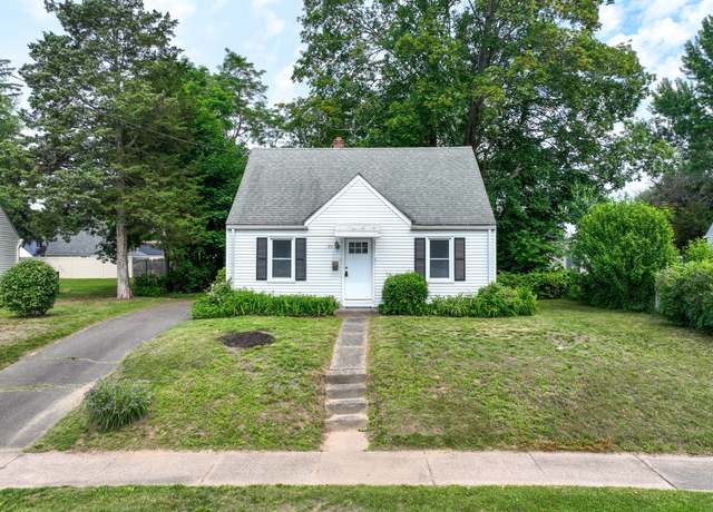Property at 23 Nassau Cir, East Hartford, CT 06118, 4 beds, 1 bath