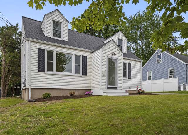 Property at 20 Woodlawn St, West Haven, CT 06516, 3 beds, 1 bath