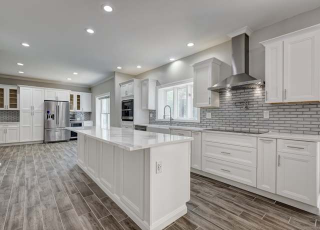 Property at 122 Greenwood Dr, South Windsor, CT 06074, 5 beds, 3.5 baths