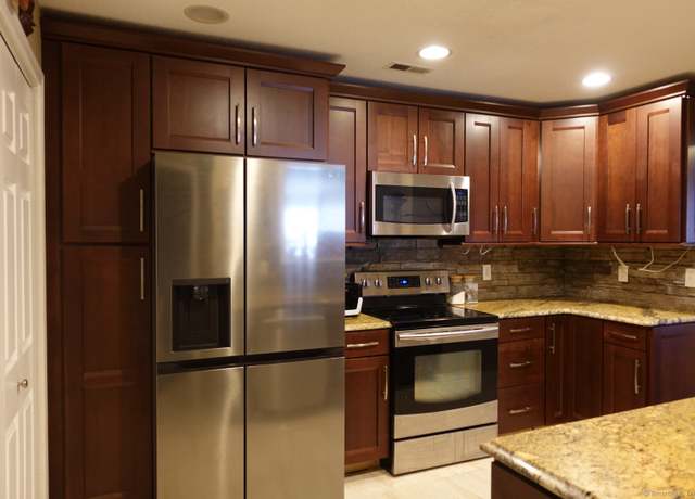 Property at 75 Redwood Dr #1306, East Haven, CT 06513, 2 beds, 2 baths