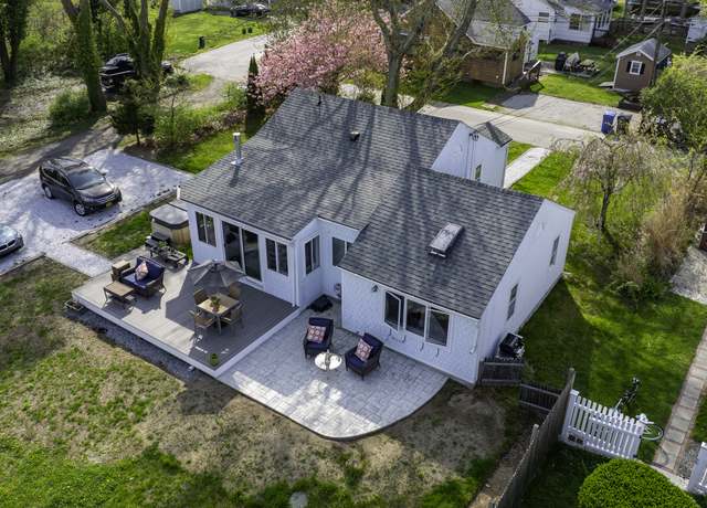 Property at 3 Clark Ave, Old Saybrook, CT 06475, 2 beds, 1 bath