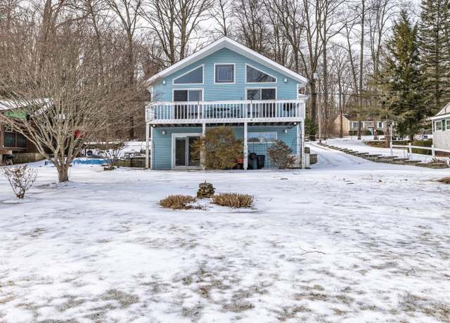 Property at 34 Ashford Lake Dr, Ashford, CT 06278, 2 beds, 2 baths
