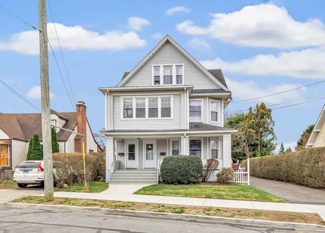 Property at 525 Courtland Ave, Bridgeport, CT 06605, 6 beds, 3 baths