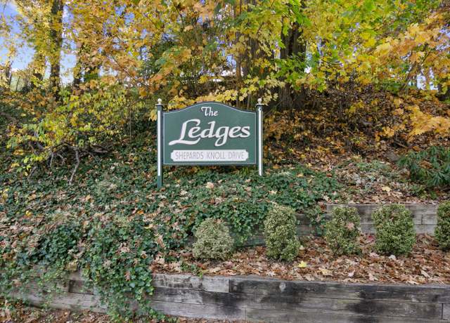 Property at 136 Shepard Ave #136, Hamden, CT 06514, 2 beds, 1.5 baths