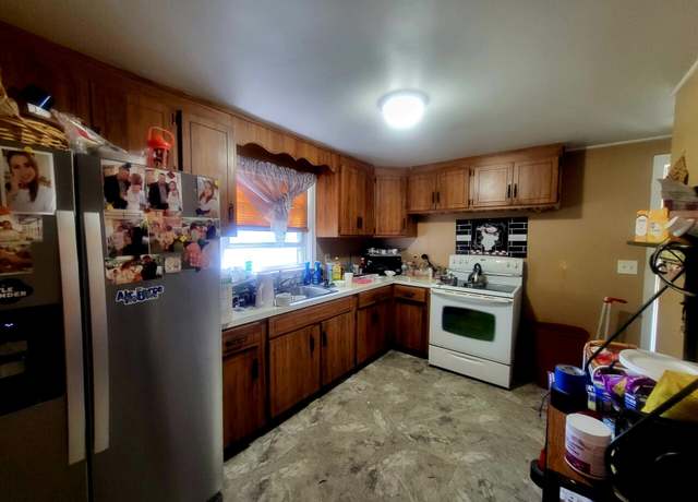 Property at 193 Mountain St, Hartford, CT 06106, 2 beds, 1 bath