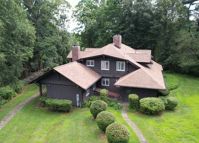 Property at 1 Umberfield Rd, Waterbury, CT 06708, 4 beds, 4.5 baths