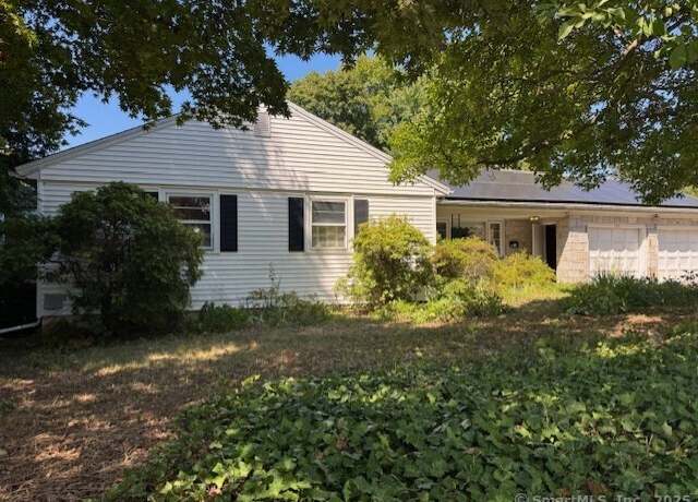 Property at 780 Ridge Rd, Hamden, CT 06517, 2 beds, 2 baths