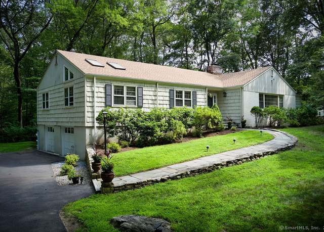 Property at 135 Foxwood Rd, Stamford, CT 06903, 4 beds, 3.5 baths