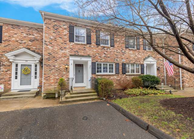Property at 37 Tunxis Vlg #37, Farmington, CT 06032, 2 beds, 2.5 baths
