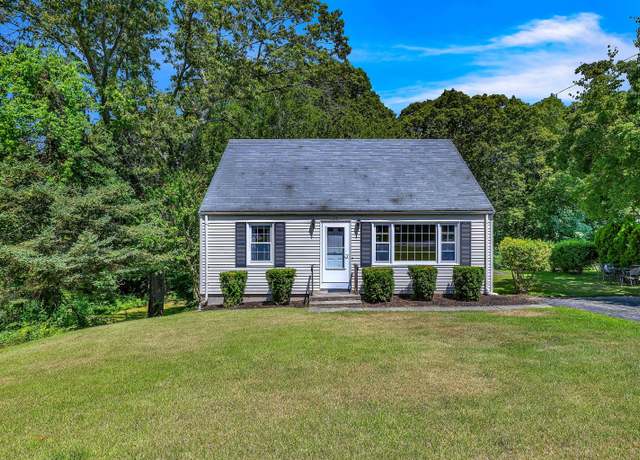 Property at 84 Pamela Ave, Groton, CT 06340, 4 beds, 1 bath