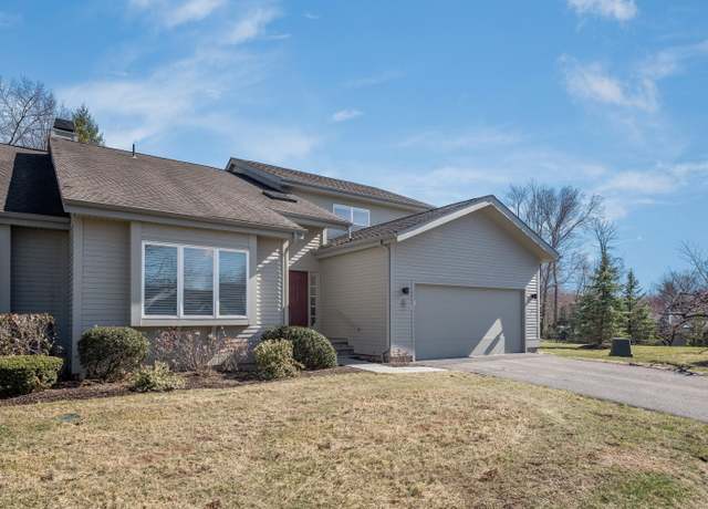Property at 8 Lancaster Ct, Avon, CT 06001, 2 beds, 2.5 baths