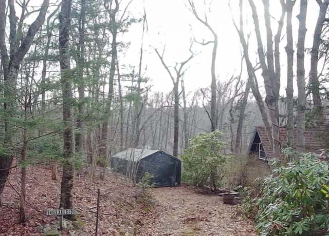 Property at 14 Lakeside Dr, North Stonington, CT 06359, 1 bed, 1.5 baths