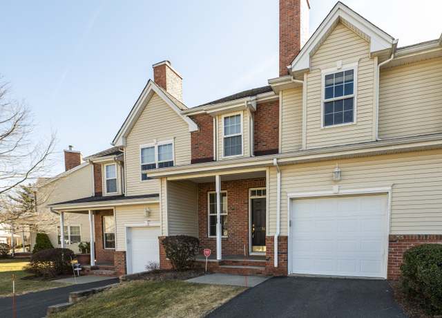 Property at 38 Last Leaf Cir #38, Windsor, CT 06095, 2 beds, 2.5 baths