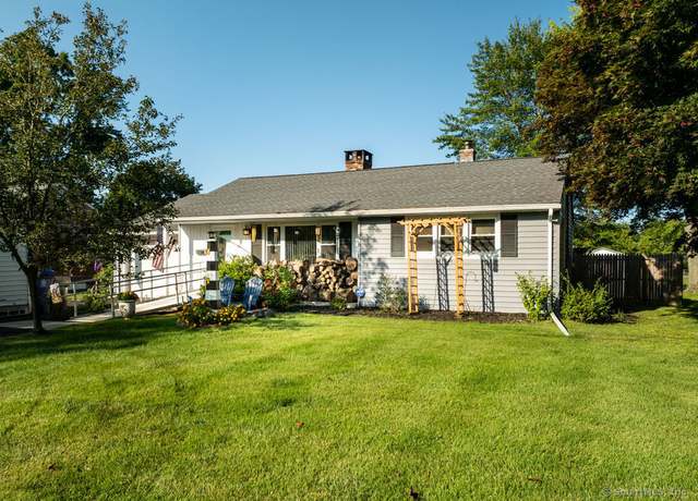 Property at 9 Hamilton Ct, Enfield, CT 06082, 2 beds, 1.5 baths