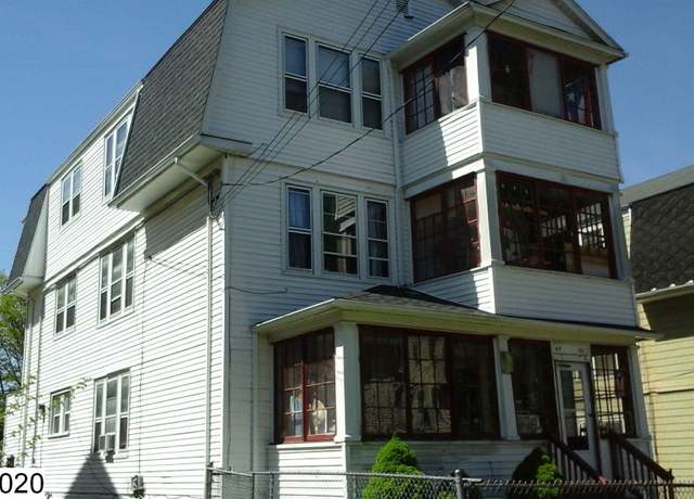 Property at 119 Bonner St, Hartford, CT 06106, 6 beds, 3 baths