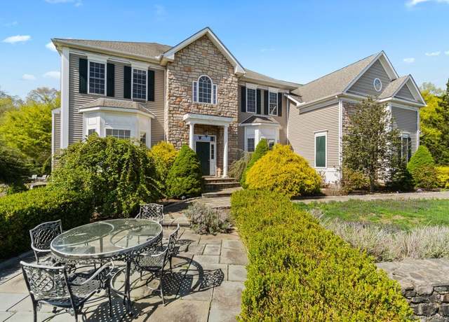 Property at 16 Turkey Hill Rd, Durham, CT 06422, 5 beds, 4 baths