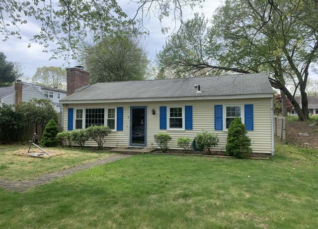 Property at 3 4th Ave, Old Saybrook, CT 06475, 3 beds, 1 bath