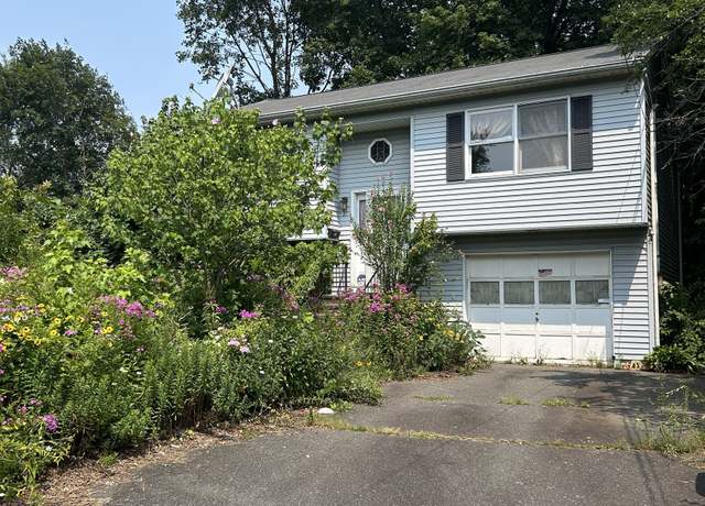 Property at 71 York St, Waterbury, CT 06704, 2 beds, 2 baths