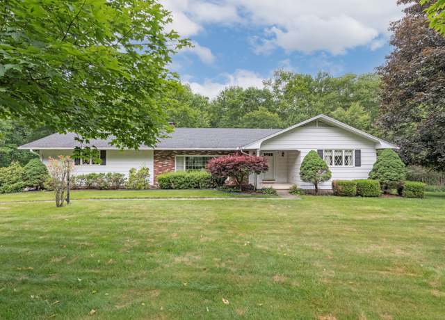 Property at 190 Allerton Farms Rd, Middlebury, CT 06762, 2 beds, 2.5 baths