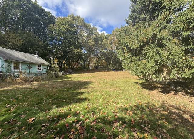 Property at 41 Union Pl, Manchester, CT 06042, 3 beds, 2 baths