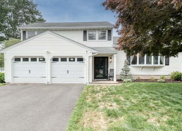 Property at 32 Patriot Ln, Newington, CT 06111, 3 beds, 3.5 baths