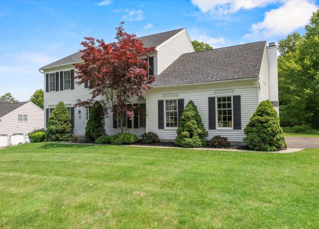 Property at 9 Chelsea Dr, Danbury, CT 06811, 4 beds, 2.5 baths
