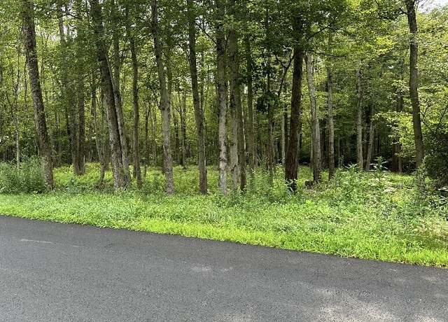 Property at 834 Hampton Rd, Pomfret, CT 06230