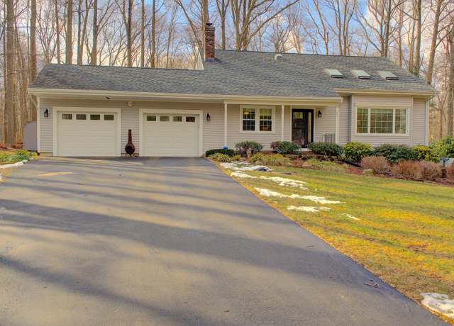 Property at 70 Pheasant Run Dr, Ledyard, CT 06335, 3 beds, 2.5 baths