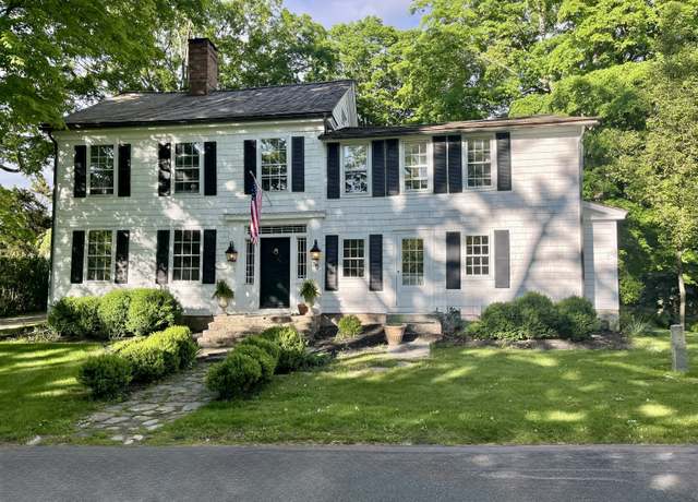 Property at 118 Sanfordtown Rd, Redding, CT 06896, 4 beds, 1.5 baths