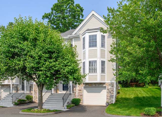 Property at 2006 Hancock Dr #2006, Danbury, CT 06811, 2 beds, 2.5 baths