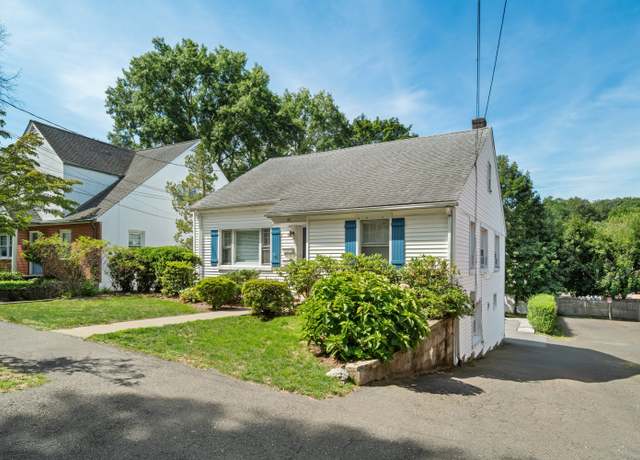 Property at 52 Pemberwick Rd, Greenwich, CT 06831, 5 beds, 2 baths