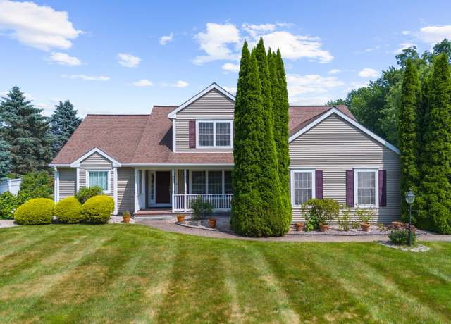 Property at 15 Sweet Meadow Dr, South Windsor, CT 06074, 3 beds, 2.5 baths