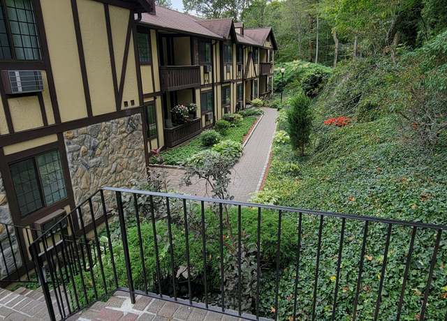 Property at 125 Warner Hill Rd #52, Stratford, CT 06614, 1 bed, 1 bath