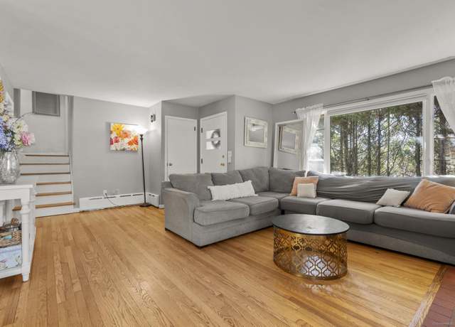 Property at 440 Frost Rd, Waterbury, CT 06705, 3 beds, 1.5 baths