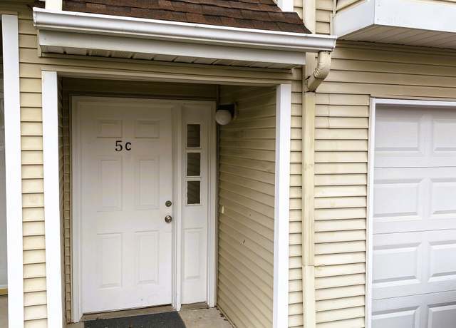 Property at 2390 State St Apt 5C, Hamden, CT 06517, 2 beds, 1.5 baths