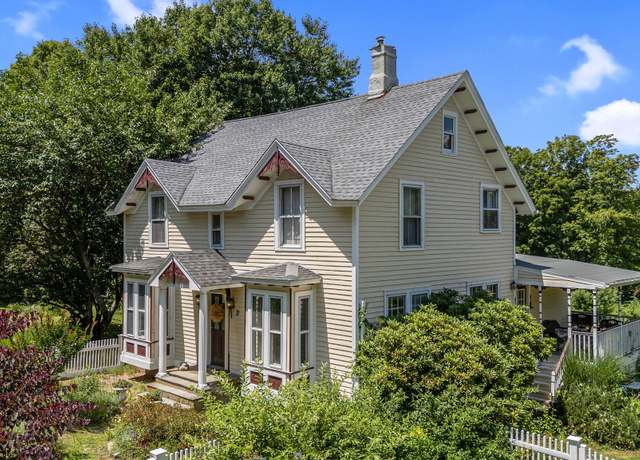 Property at 21 Maple Ave, East Haddam, CT 06423, 4 beds, 2 baths