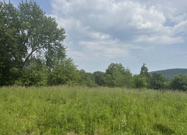 Property at 174 Old Road Dr, Middletown, CT 06457