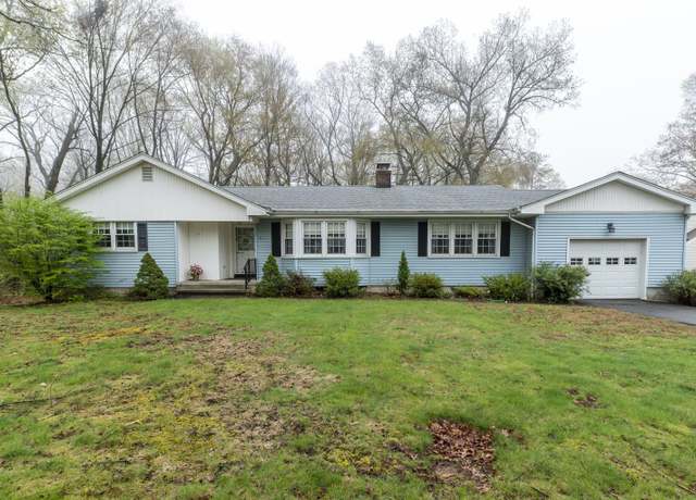 Property at 5 Eramo Ter, Hamden, CT 06518, 2 beds, 1.5 baths