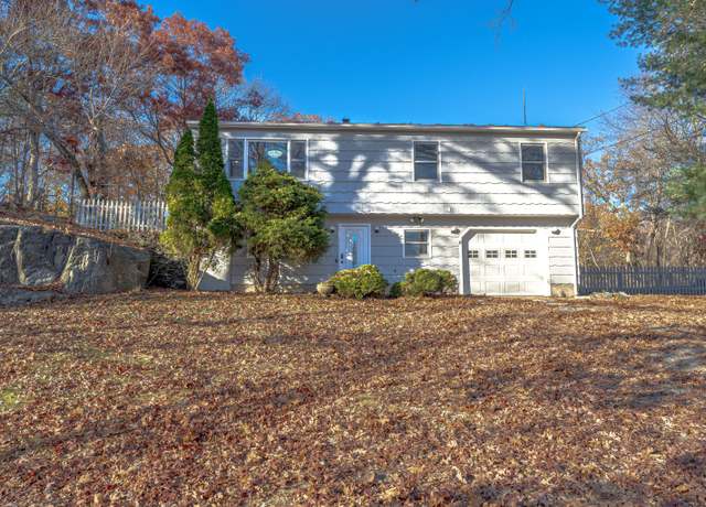 Property at 8 Pequot Trl, Shelton, CT 06484, 3 beds, 3 baths