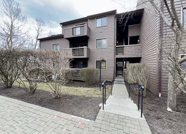 Property at 166 Old Brookfield Rd Unit 23B4, Danbury, CT 06811, 2 beds, 1 bath