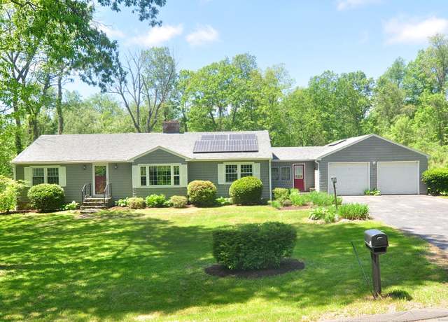 Property at 142 Case St, Canton, CT 06019, 3 beds, 1.5 baths