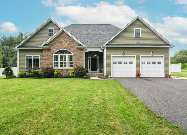 Property at 1414 Guernseytown Rd, Watertown, CT 06795, 4 beds, 2 baths