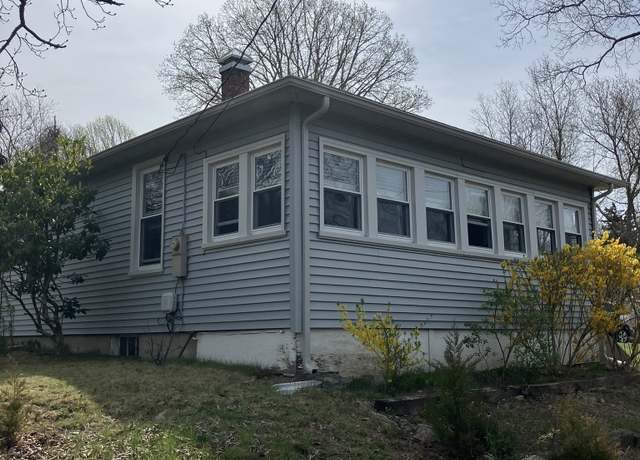 Property at 724 Long Cove Rd, Ledyard, CT 06335, 2 beds, 1 bath