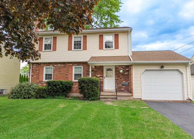 Property at 14 Goodrich Dr, Wethersfield, CT 06109, 3 beds, 2 baths
