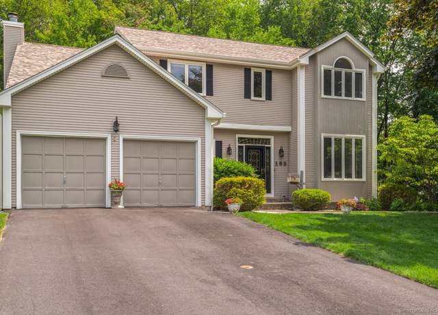 Property at 165 Centerwood Rd, Newington, CT 06111, 4 beds, 2.5 baths
