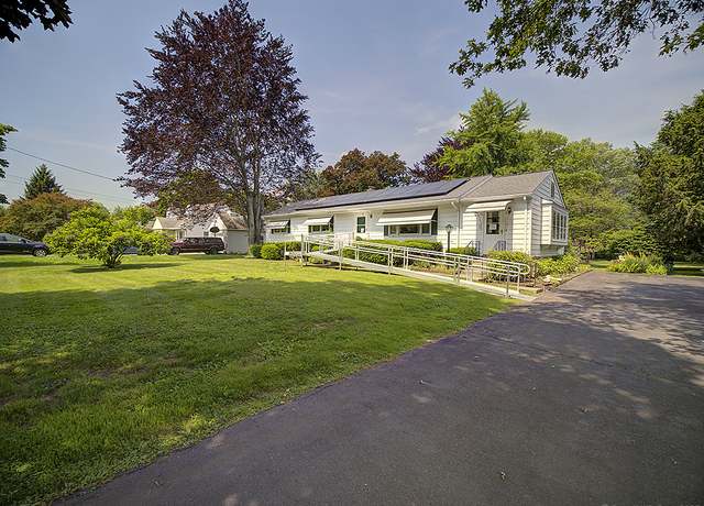 Property at 1753 Litchfield Tpke, Woodbridge, CT 06525, 3 beds, 1.5 baths