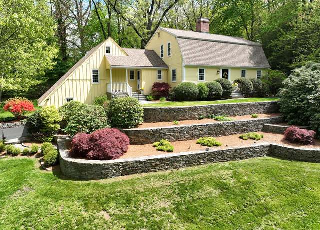 Property at 17 Stonepost Rd, Glastonbury, CT 06033, 5 beds, 3.5 baths