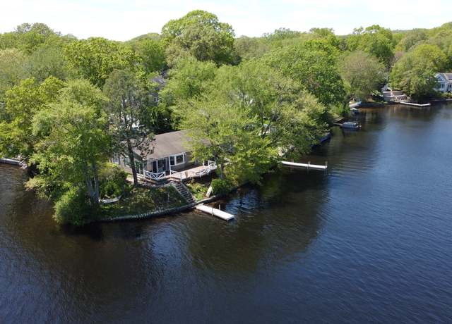 Property at 49 Shore Dr, Old Lyme, CT 06371, 3 beds, 1 bath