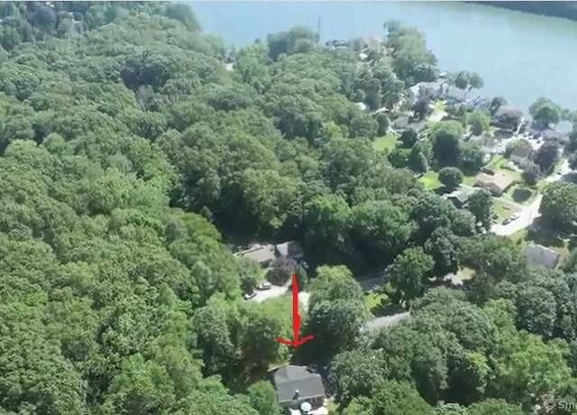 Property at 12 Josan Dr, Waterford, CT 06385, 3 beds, 2 baths