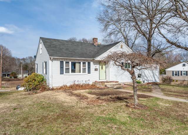 Property at 102 McKenna Ave, Griswold, CT 06351, 3 beds, 1.5 baths